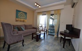 Gonis Suites